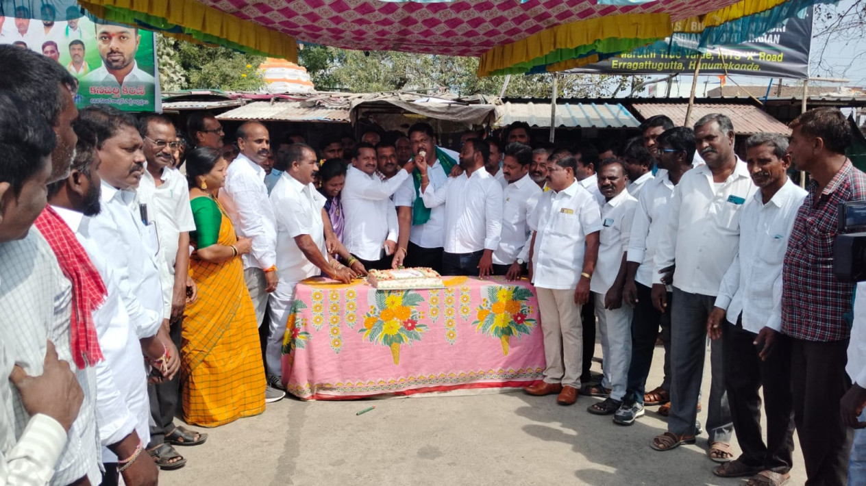 ఘనంగా ఎమ్మెల్యే జన్మదిన వేడుకలు.