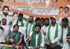 మక్కల కొనుగోళ్లపై రైతులకు భరోసా ఇచ్చిన వొడితల ప్రణవ్.