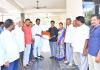 విద్యార్థి ప్రతిభకు ఎమ్మెల్యే ఆర్థిక ప్రోత్సాహం.