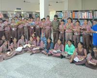 ఫోన్ వదలండి… పుస్తకం పట్టండి