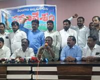 కవులు కళాకారులు కాదు,విద్యార్థి ఉద్యమకారులు లేకుంటే తెలంగాణ   రాష్ట్రం లేదు 