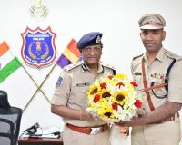 బాధ్యతలు స్వీకరించిన నూతన డీసీపీలు