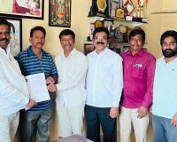 థీమ్ పార్క్‌లో క్రీడా సదుపాయాల అభివృద్ధి చేయాలని కార్పొరేటర్‌కు వాకర్స్ క్లబ్ విజ్ఞప్తి