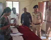 ఎన్నికల నామినేషన్  స్వీకరణ కేంద్రాలను సందర్శించిన అడిషనల్ డీసీపీ లా & అర్డర్