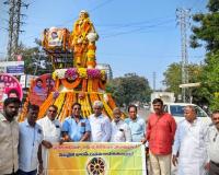 సైనిక్ పూరిలో పూలే వర్ధంతి.. సందర్భంగా  విగ్రహానికి నివాళులర్పించిన స్ఫూర్తి గ్రూప్