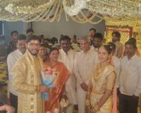 నూతన వధూవరులను ఆశీర్వదించిన మాజీ ఎంపీ రావుల చంద్రశేఖర్ రెడ్డి