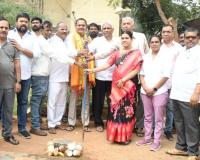 అభివృద్ధి పనులకు శంకుస్థాపన చేసిన ఎమ్మెల్యే 