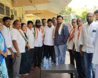 వి ఎం బంజర్‌లో పది కుటుంబాల కాంగ్రెస్ లో చేరిక.!