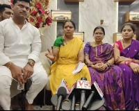 కల్వకుంట్ల కవిత జనంబాట కార్యక్రమం ర్యాలీ లో పాల్గొన్నారు