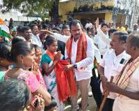 చిలుకటోనీ పల్లి అభివృద్ధే లక్ష్యం… సర్పంచ్ అభ్యర్థి పద్మా లింగేశ్వర్