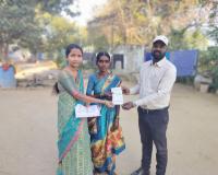 ప్రజల సమస్యలను పరిష్కరించే వారిని గెలిపించండి 