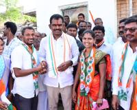 వెల్టూర్ 7వ వార్డులో కాంగ్రెస్ అభ్యర్థి మద్దూరు స్వాతి ఇంటింటి ప్రచారం