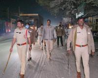 రాత్రిపూట బయట తిరగవద్దు