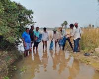 కాకరవాయి మత్స్యకారుల సొసైటీ ఆధ్వర్యంలో చేప పిల్లల పంపిణీ.