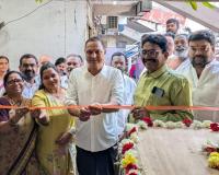 నాచారంలో శ్రీనివాస టెక్స్టైల్స్ 