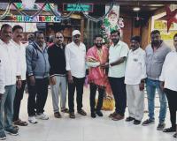 శ్రీరామ్ బేకరీలో విజయ్ బర్త్‌డే  వేడుకలు 