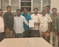 డెస్క్ జర్నలిస్టులకూ అక్రిడిటేషన్లే ఇవ్వాలి