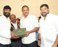 ఉప్పల్ నియోజకవర్గంలో పాస్టర్లకు క్రిస్మస్ కానుకలు