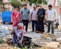 హెచ్ఎంటి నగర్ లో కూలిపోయిన మ్యాన్‌హోల్‌ రిపేర్ పనులు ప్రారంభం