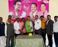 బండారి లక్ష్మారెడ్డికి ధన్యవాదాలు తెలిపిన చిల్కానగర్ డివిజన్ పాస్టర్లు