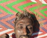 పొలంలో గుర్తుతెలియని శవం.