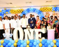 పుట్టినరోజు వేడుకకు హాజరై చిన్నారిని ఆశీర్వదించిన ఎమ్మెల్యే