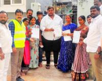 రేవంతన్న సర్కార్ గృహజ్యోతి పథకంతో లబ్ధిదారులు ఆనందం వ్యక్తం చేశారు