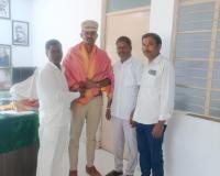 పెద్దమందడి  ఎస్సై జలంధర్ రెడ్డిని మర్యాదపూర్వకంగా కలిసిన బీజేపీ నాయకులు