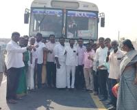 వెల్టూర్ వద్ద ఎక్స్‌ప్రెస్ బస్సులు ఆగే సౌకర్యం