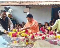 తోకల హృతిక్ రెడ్డి పార్థీవదేహానికి నివాళులు అర్పించిన నాయకులు 