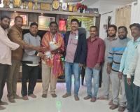 ఈస్ట్ గాంధీనగర్ నూతన అధ్యక్షులు జి. సత్యం సాగర్‌కు శాలువాతో సన్మానం