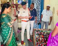 ఎల్లంపేట్‌లో అక్రమ మద్యం స్వాధీనం