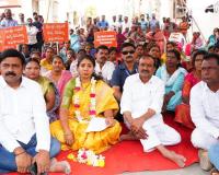 డబుల్ బెడ్ రూమ్ ఇళ్ల విషయంలో ప్రభుత్వ వైఫల్యం 