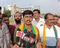 పట్టా పాస్‌బుక్ లేని రైతులకు యూరియా అందాలి