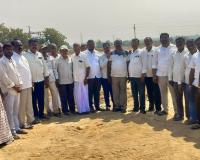 వెల్టూర్‌లో వారాంతపు సంత ఏర్పాట్ల పనులపై గ్రామ నాయకుల పరిశీలన