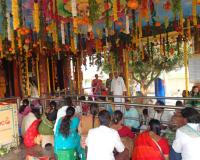 పూలు, పండ్లతో శివాలయం శోభ.!