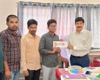 పేద విద్యార్థికి అయ్యపురెడ్డి మెమోరియల్ ఫౌండేషన్ ఆర్థిక సహాయం