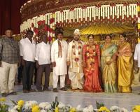 తేజస్విని రెడ్డి వివాహానికి హాజరైన ఐ ఎన్ టి యు సి రాష్ట్ర కార్యదర్శి దయ్యాల దాసు