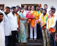 ఎల్లంపేట మున్సిపాలిటీ ప్రతినిధులు ఎంపీ ఈటల ను మర్యాదపూర్వకంగా కలిసారు