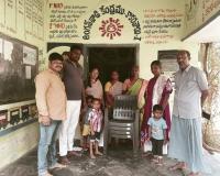 మహిళా దినోత్సవం సందర్భంగా అంగన్వాడీ కేంద్రంలో కుర్చీల పంపిణీ చేసిన కుదుర్ల స్వప్న.