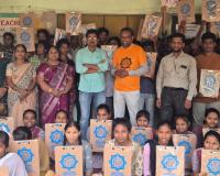 పదవ తరగతి విద్యార్థులకు ఉచిత ఎగ్జామినేషన్ ప్యాడ్స్.