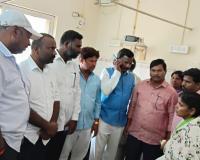 గాయపడిన మున్సిపల్ కార్మికురాలిని ప్రభుత్వం ఆదుకోవాలి