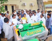 వ్యవసాయ యాంత్రీకరణతో రైతులకు తోడు.!