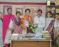 జాతీయ స్థాయి బ్యాడ్మింటన్ క్రీడాకారిణికి సత్కారం.