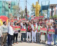 బడ్జెట్‌లో బీసీలకు ‘మొండిచేయి’.. ఈసీఐఎల్ చౌరస్తాలో టీఆర్‌పీ ధర్నా