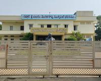 మున్సిపల్ కార్యాలయంలో ఏసీబీ దాడులు.