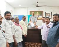 33 ఫీట్ల రోడ్డును సర్వే చేసి హద్దులు సూచించాలి.