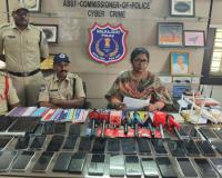 సైబర్ మోసగాళ్లపై పోలీసుల ఉక్కుపాదం