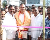 శ్రీ సాయి రేడియేటర్ వద్ద చలివేంద్రం ప్రారంభం