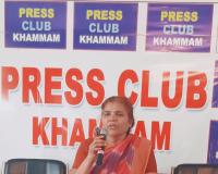 ఫ్యామిలీ మెంబర్ సర్టిఫికెట్ ఇవ్వకుండా ఇబ్బందులు పెడుతున్నారు 